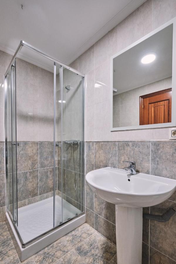 Peregrina Pension 5 Педрусо Экстерьер фото